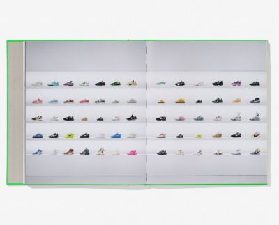 Something's off - Virgil Abloh. Nike. ICONS